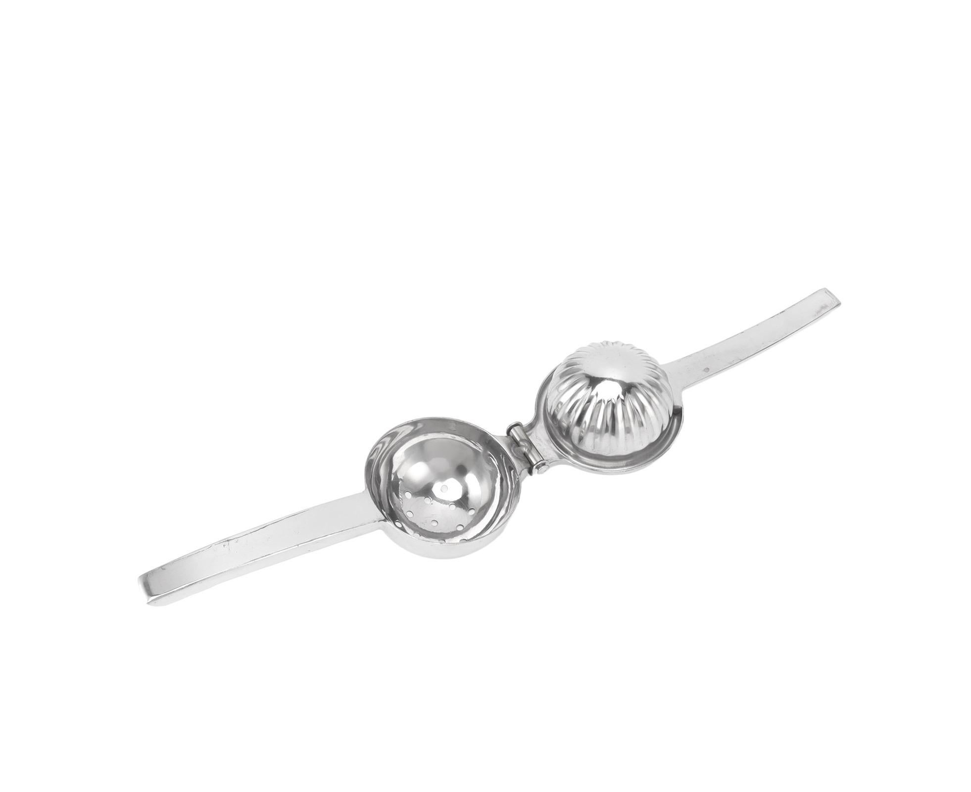 Manual Juicer, Stainless Steel, Small Portable Hand Press Fruit Squeezer for Lemon & Orange - Image 6