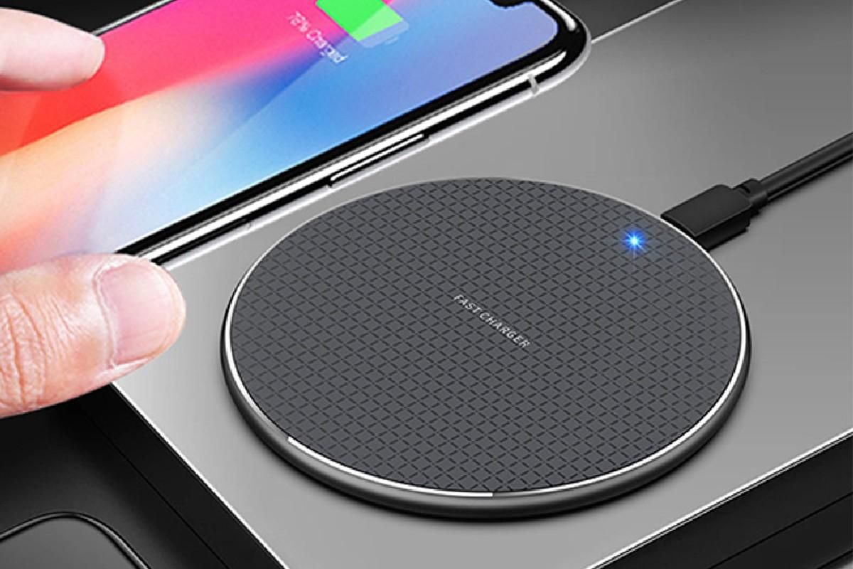 Wireless Fast Charger Smartphone Charger Qi Charging for Apple, Samsung and Smart Phones (Black) - Image 1