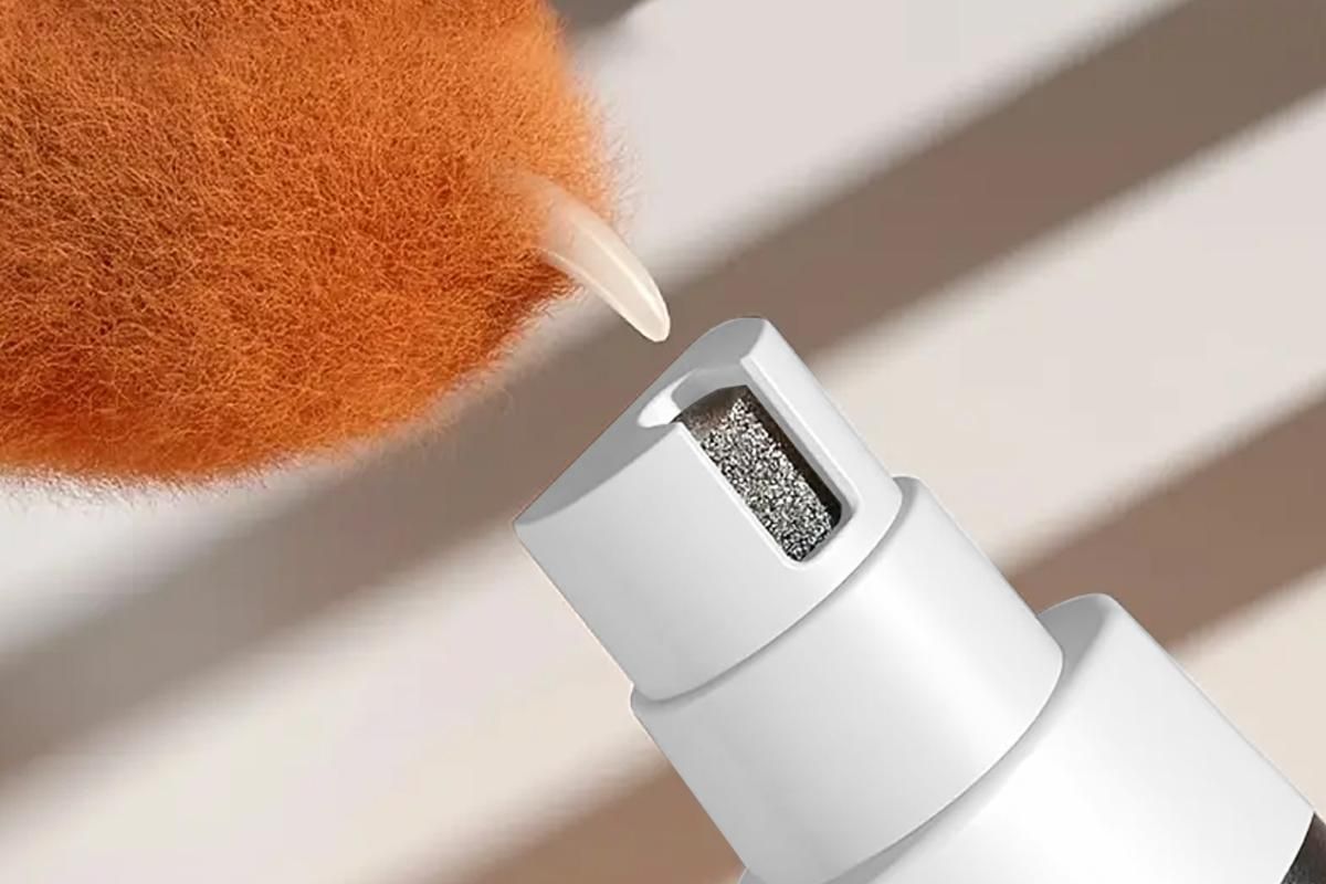 4-in-1 Dog Clipper Dog Grooming Kit with 4 Blade Heads -White - Image 4