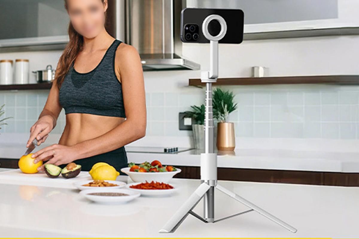 Selfie Stick Tripod 360-degree Rotatable Tripod for iPhone Android - White - Image 3
