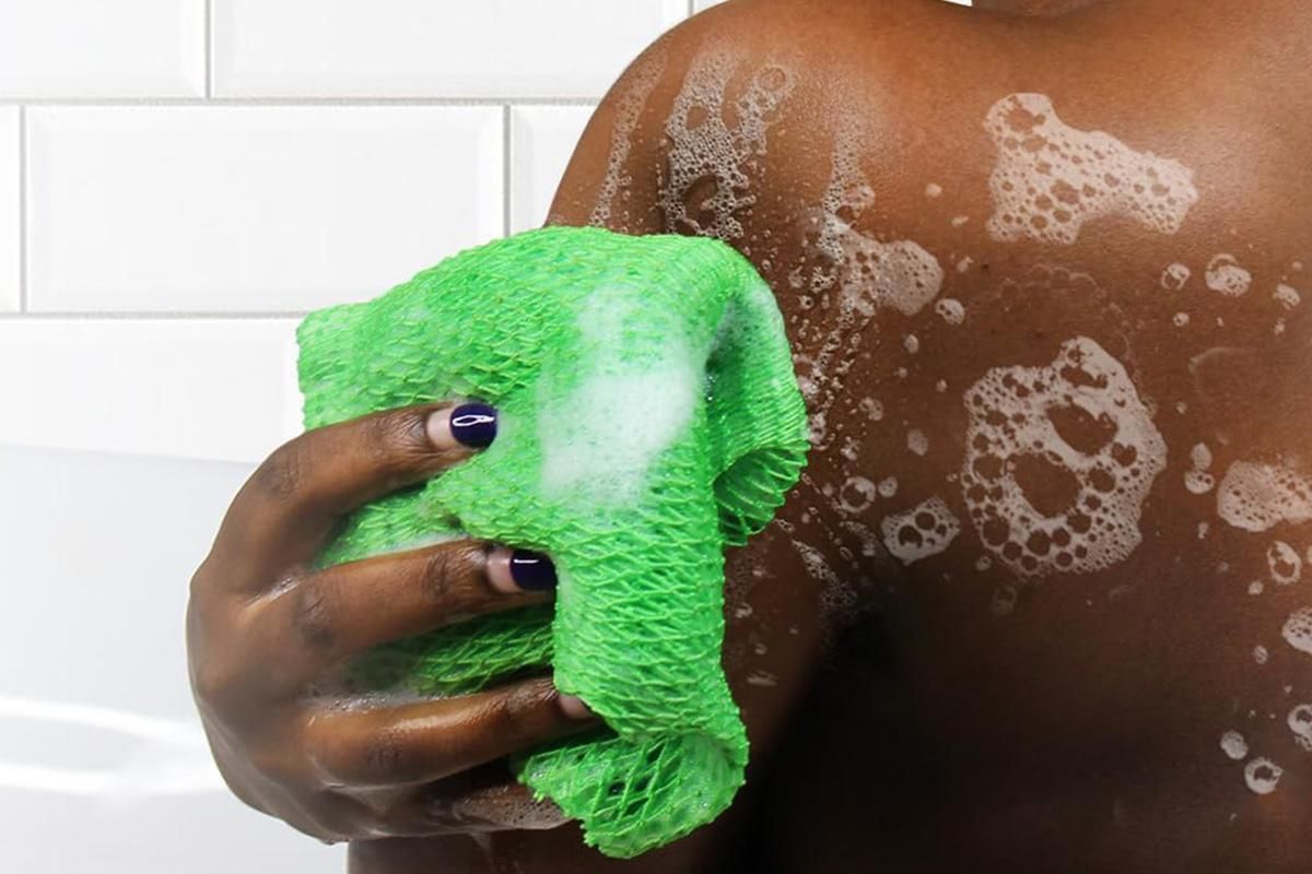 2PCS African Net Sponge Body Scrubber for Exfoliating and Bathing - Green & Pink - Image 3