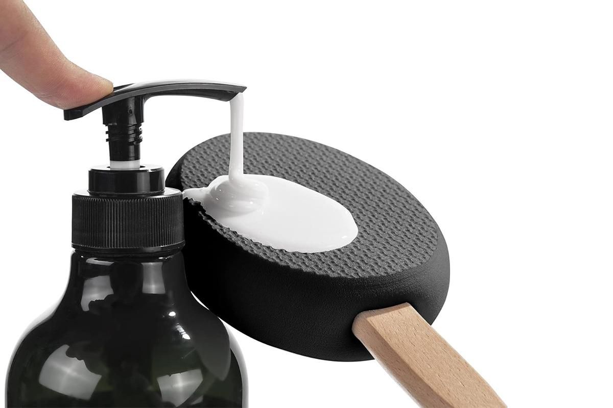 Back and Foot Lotion Applicator with 4 Replacement Pads Sunscreen Applicator Tool - Black - Image 6
