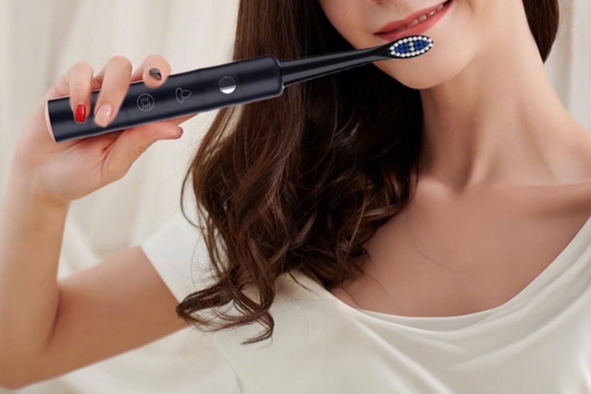 Electric Toothbrush for Adults Powerful Sonic Toothbrush 6 Modes with 4 Replacement Brush Heads - Black - Image 2