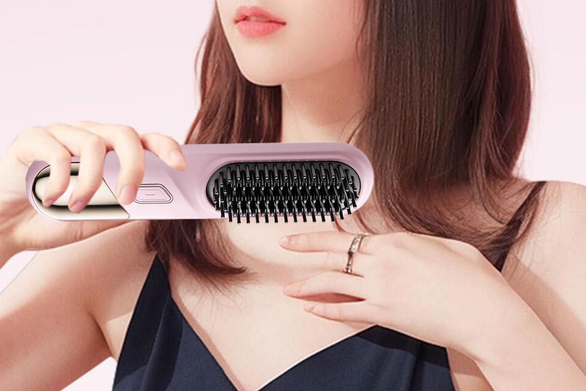 Portable Cordless Heated Straightening Brush for Travel Cordless Hair Straightener Brush Comb Straightener for Women -Pink - Image 4