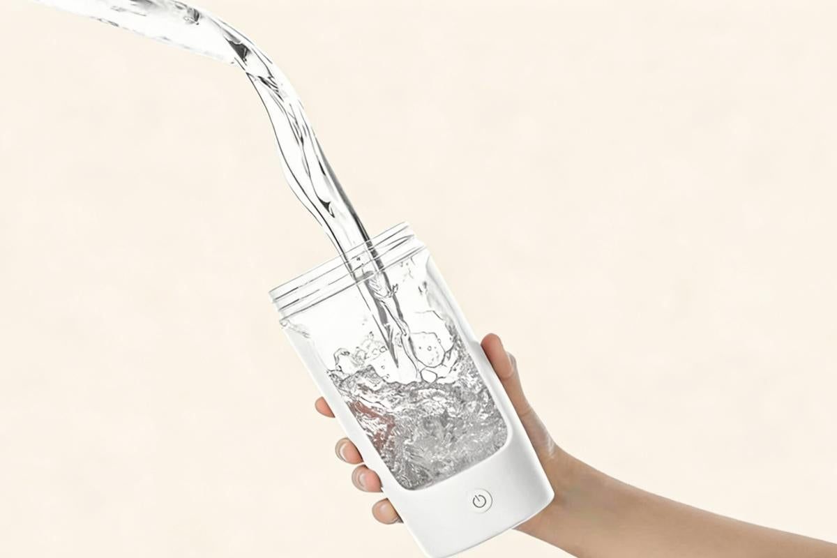 Electric Shaker Bottle USB Rechargeable Protein Mixer Cup Auto Blending Mug - White - Image 5