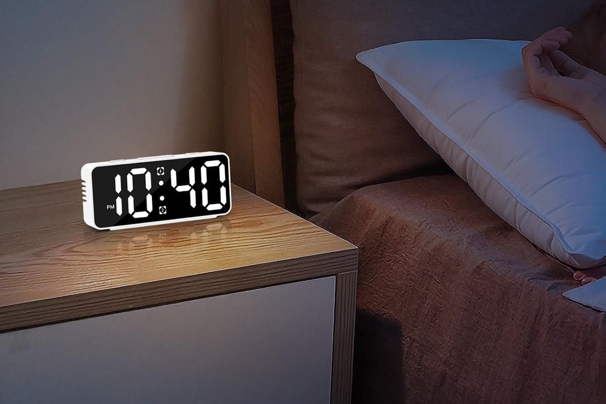 Small Digital Alarm Clock with 5 Dimmers and 5 Alarm Volumes for Bedrooms - White - Image 3