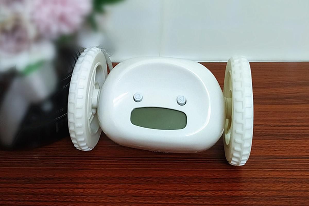 Rolling Loud Alarm Clock Runaway Bedside Mobile Clock for Deep Sleepers Home Decoration - White - Image 3