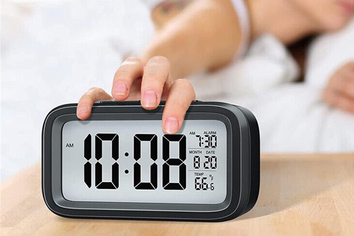 Desk Small Clock Night Light Digital Alarm Clock Battery Operated with Indoor Temperature -Black - Image 4