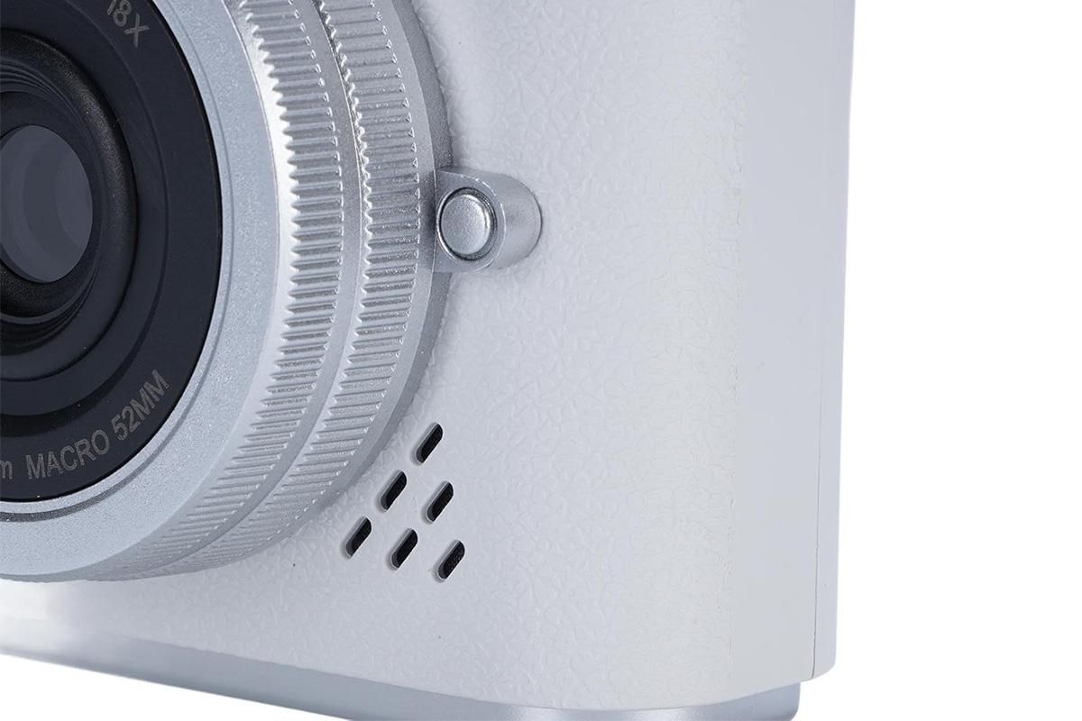 HD 1080P Flip Screen Retro Digital Camera 2.4-inch Display with 64GB TF Card - White - Image 4