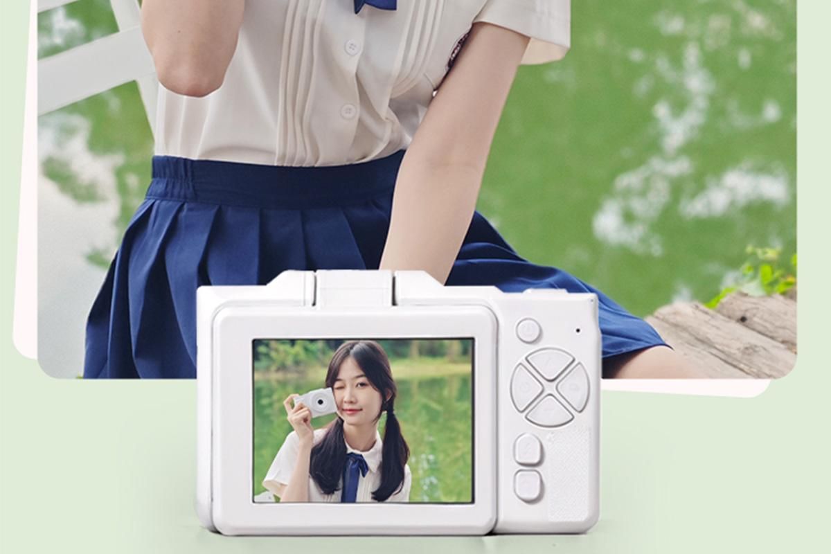 Digital Camera With 180 Degree Flip Screen 16X Digital Zoom Camera With 32G Memory Card -White - Image 7