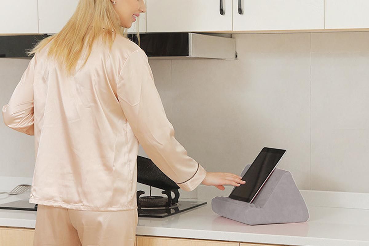 Tablet Holder Multi Angle Lazy Holder Stand with 2 Pockets for Bed Desk-Grey - Image 6