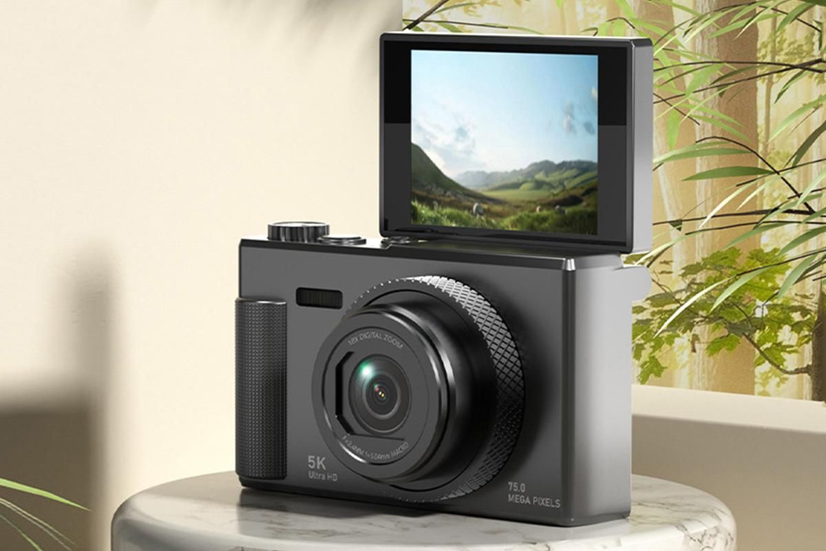 5K Digital Camera 18X Zoom Flip Screen Shoot Camera 64GB Memory Card-Black - Image 5