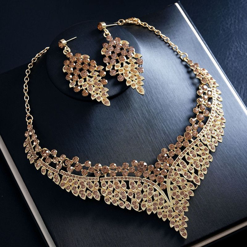 Affordable Luxury, Statement-Making Full-Diamond Necklace and Earring Set, Accessories for Banquets, Parties, and Weddings – Gold - Image 4