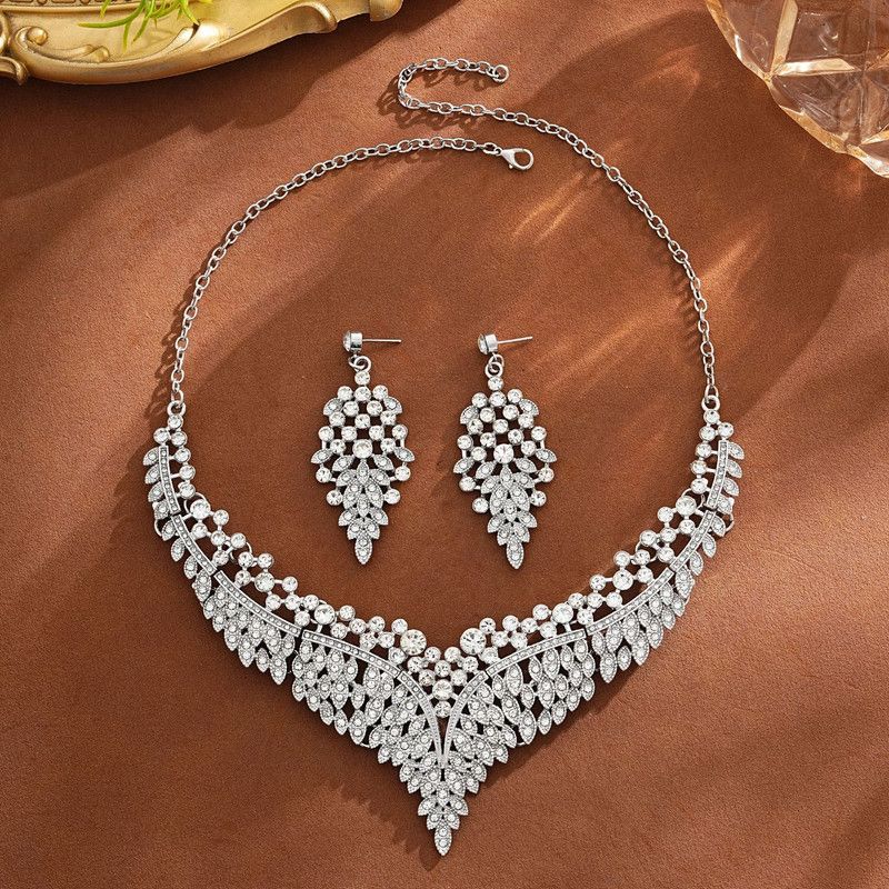 Affordable Luxury, Statement-Making Full-Diamond Necklace and Earring Set, Accessories for Banquets, Parties, and Weddings – Silver - Image 3