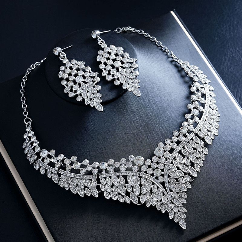 Affordable Luxury, Statement-Making Full-Diamond Necklace and Earring Set, Accessories for Banquets, Parties, and Weddings – Silver - Image 4