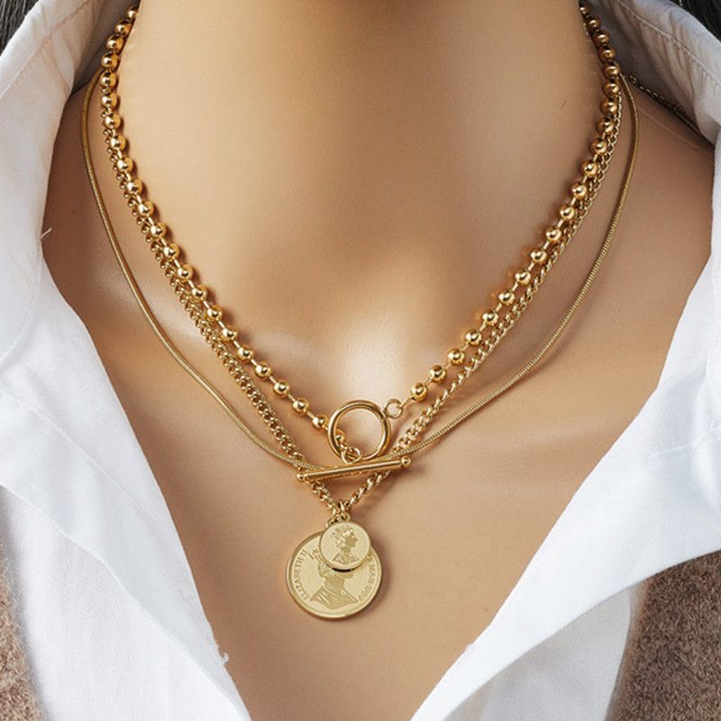 Retro Queen Pendant Layered Necklace, 18K Gold-Plated Titanium Collar Necklace, Women's Fashion Necklace - Image 2
