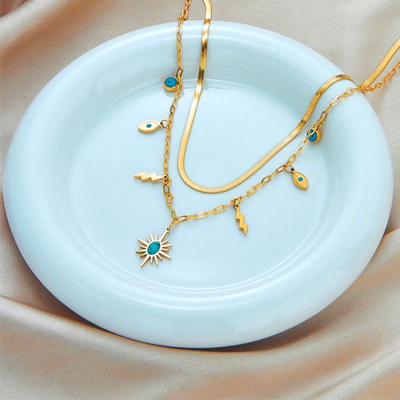 Double-layered bohemian-style necklace, 18K gold-plated titanium choker with eye and lightning bolt pendants - Image 4