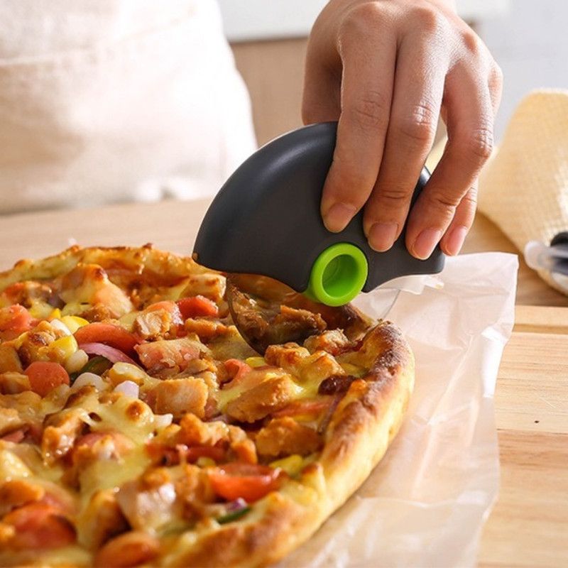 Detachable Stainless Steel Pizza Cutter Wheel with Transparent Protective Cover, Kitchen Baking Slicer Tool—Green - Image 5