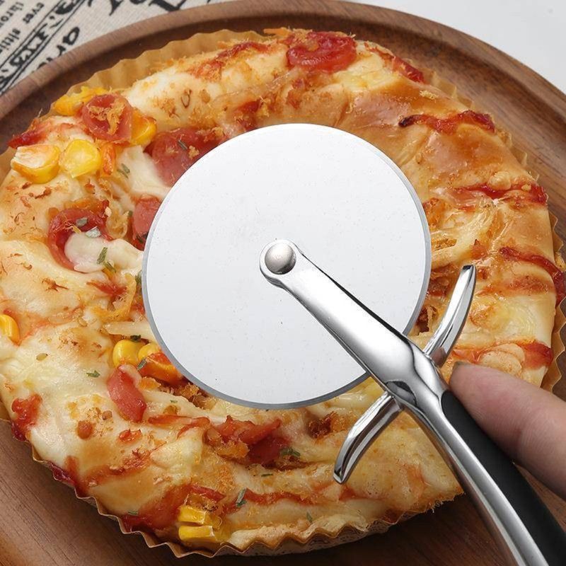 Zinc Alloy Anti-Slip Handle Pizza Cutter Wheel, Large Stainless Steel Blade for Baking Pizza Bread Slicing - Image 4