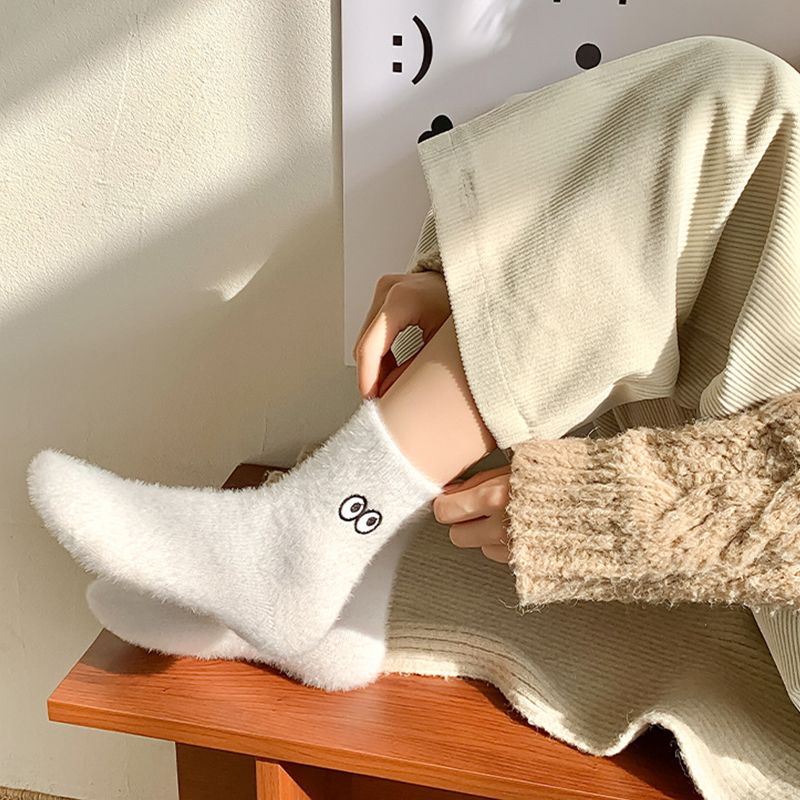 5 Pairs White Cartoon Embroidered Fluffy Crew Socks, Thick Mink Fleece Warm Floor Socks For Women Home Use Autumn Winter - Image 5