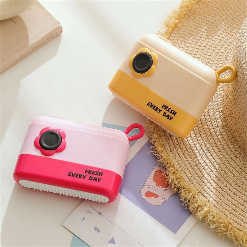 3-in-1 Camera-Shaped Washable Lint Roller, Reusable Portable Pet Hair Remover & Fabric Shaver Brush—Yellow - Image 7