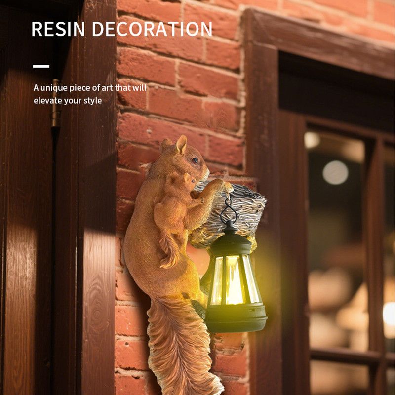 Retro Squirrel Lantern Solar-Powered Outdoor Wall Light, Solar-Powered with Light Sensor, Outdoor Garden and Courtyard Wall Decor, Balcony and Tree-Mounted Ambiance Night Light, Courtyard Statue and Ornament - Image 2