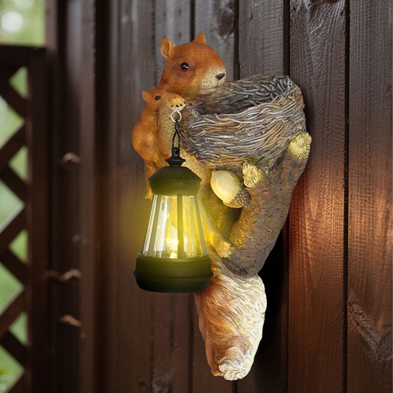Retro Squirrel Lantern Solar-Powered Outdoor Wall Light, Solar-Powered with Light Sensor, Outdoor Garden and Courtyard Wall Decor, Balcony and Tree-Mounted Ambiance Night Light, Courtyard Statue and Ornament - Image 5