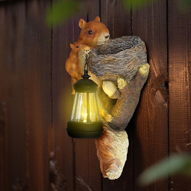 Retro Squirrel Lantern Solar-Powered Outdoor Wall Light, Solar-Powered with Light Sensor, Outdoor Garden and Courtyard Wall Decor, Balcony and Tree-Mounted Ambiance Night Light, Courtyard Statue and Ornament - Image 8