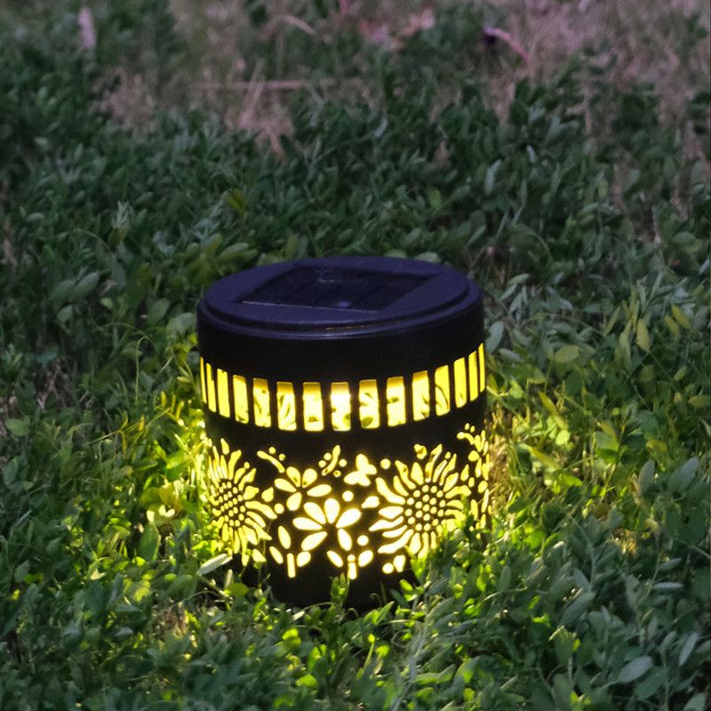 Solar-Powered Wrought Iron Sunflower-Patterned Openwork Projection Light, Courtyard and Garden Mood Light, Outdoor Waterproof Wrought Iron Garden Light, Lawn Night Light - 1-Pack - Image 6
