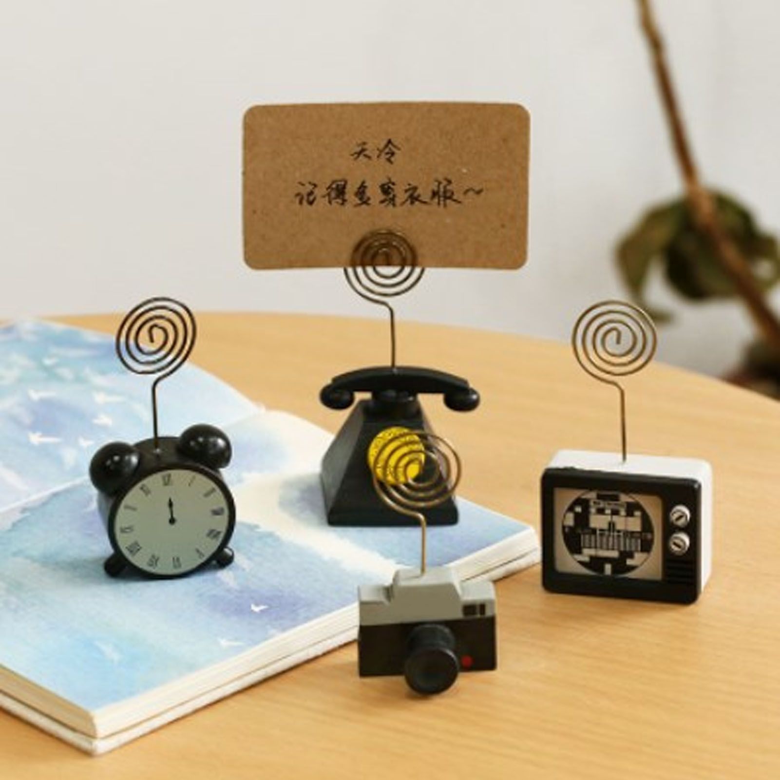 Place Card Holder Cute Shape Retro Wood Table Picture Holder Card Holder Memo Clip Holder for Home and Office Camera - Image 6