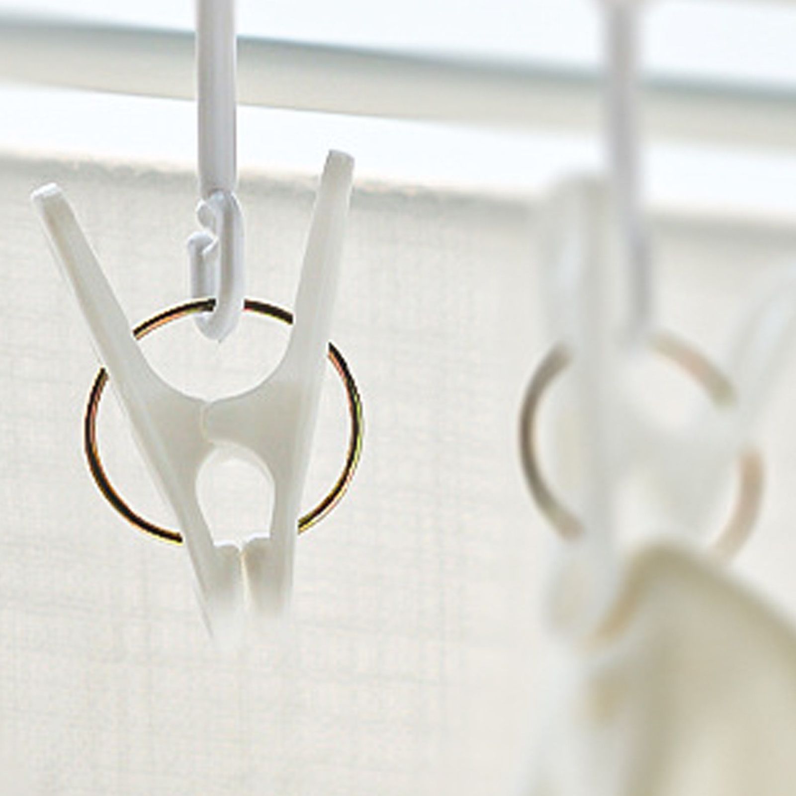 Wall Mounted Clothes Drying Rack Folding Telescopic Punch Free Plastic Laundry Rack for Indoor Balcony 530mm 4 Clips - Image 8