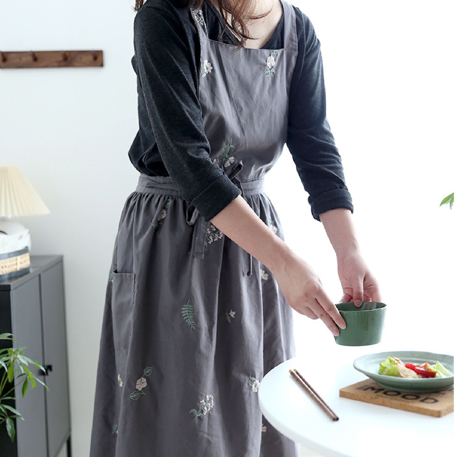 Cooking Apron Flower Embroidery Waterproof Wear Resistant Baking Apron for Coffee Shop Home Dark Grey - Image 6