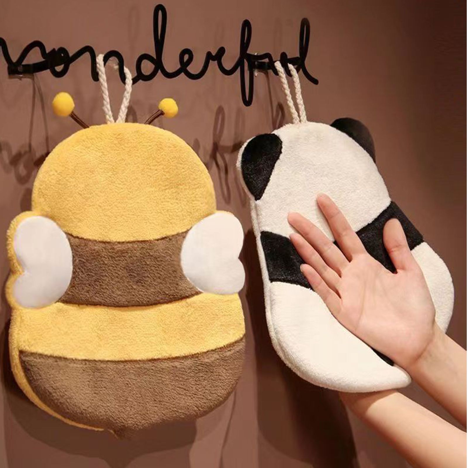 Hand Towel Thickened Cute Cartoon Animal Pattern Absorbent Hanging Kitchen Towel for Kids Home Bee Pattern - Image 5