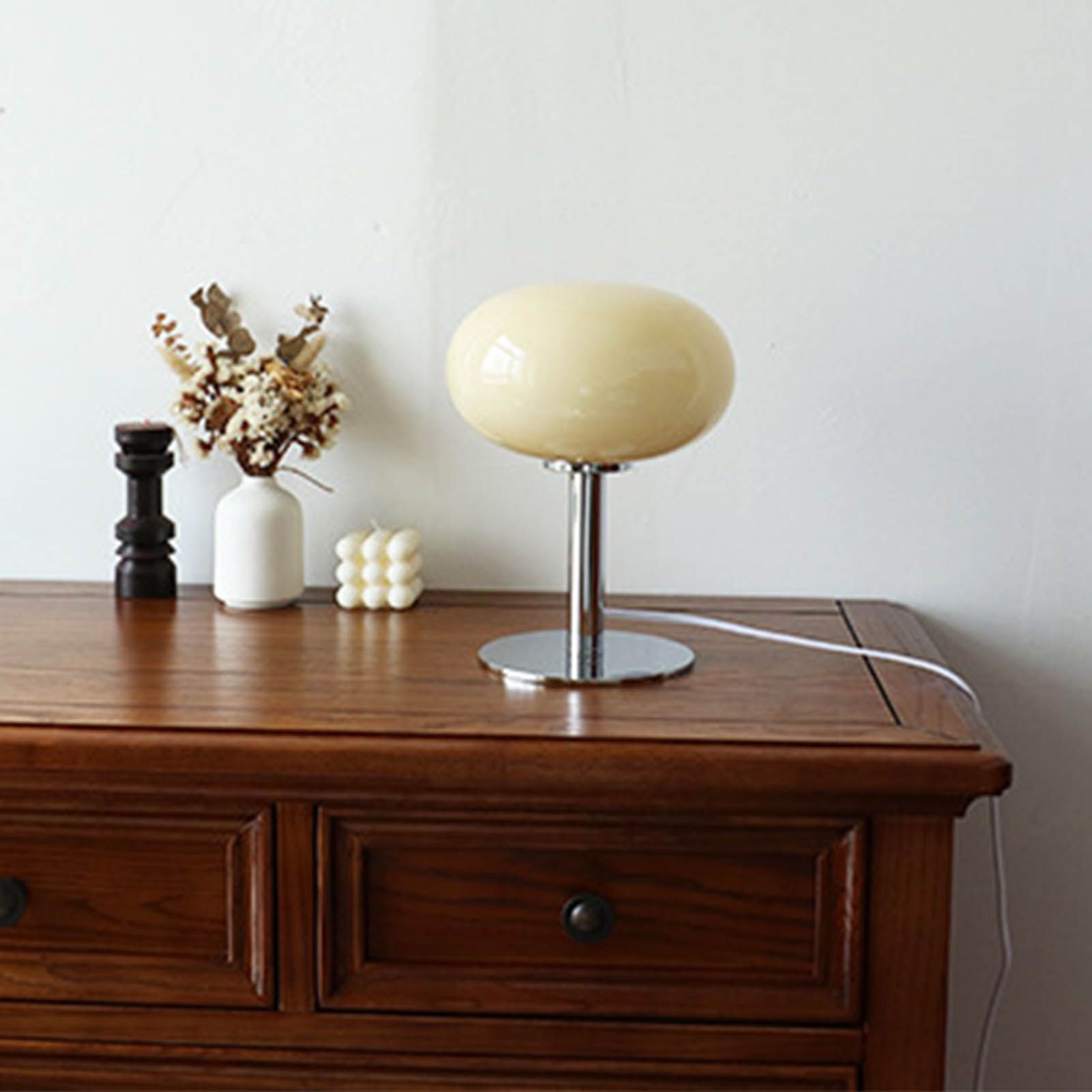 Bedside Table Lamp Iron Base Cute Shape Simple Modern Elegant Nightstand Lamp for Home Button Switch Beige - Image 6