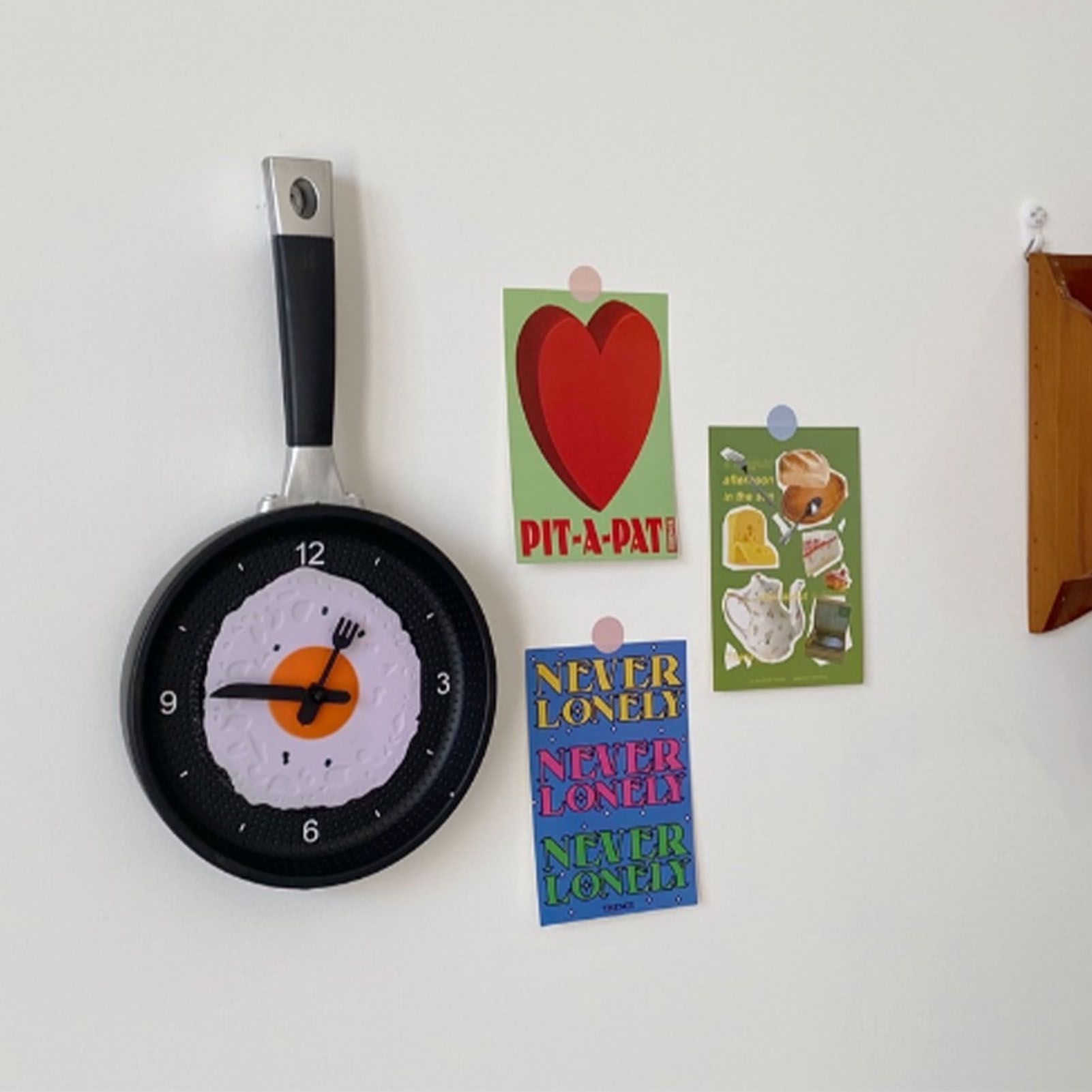 Wall Clock ABS Fried Egg Frying Pan Shape Silent Battery Operated Wall Clock for Bedroom Living Room Kitchen Black - Image 5