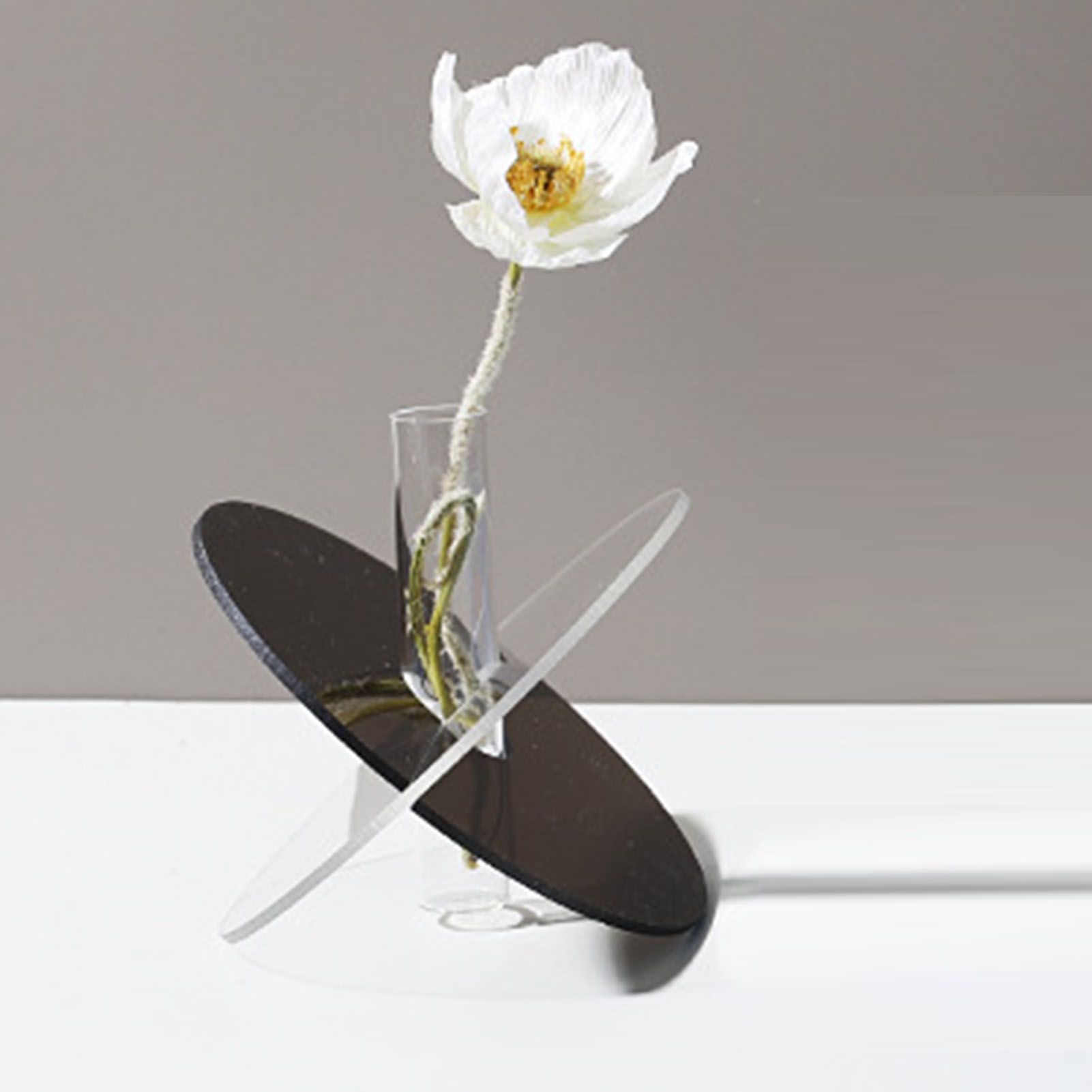 Acrylic Geometric Flower Vase Fine Detail Easy To Clean Acrylic Geometric Minimalist Vase for Living Room Table Disc Transparent Grey 15x13x2cm - Image 6