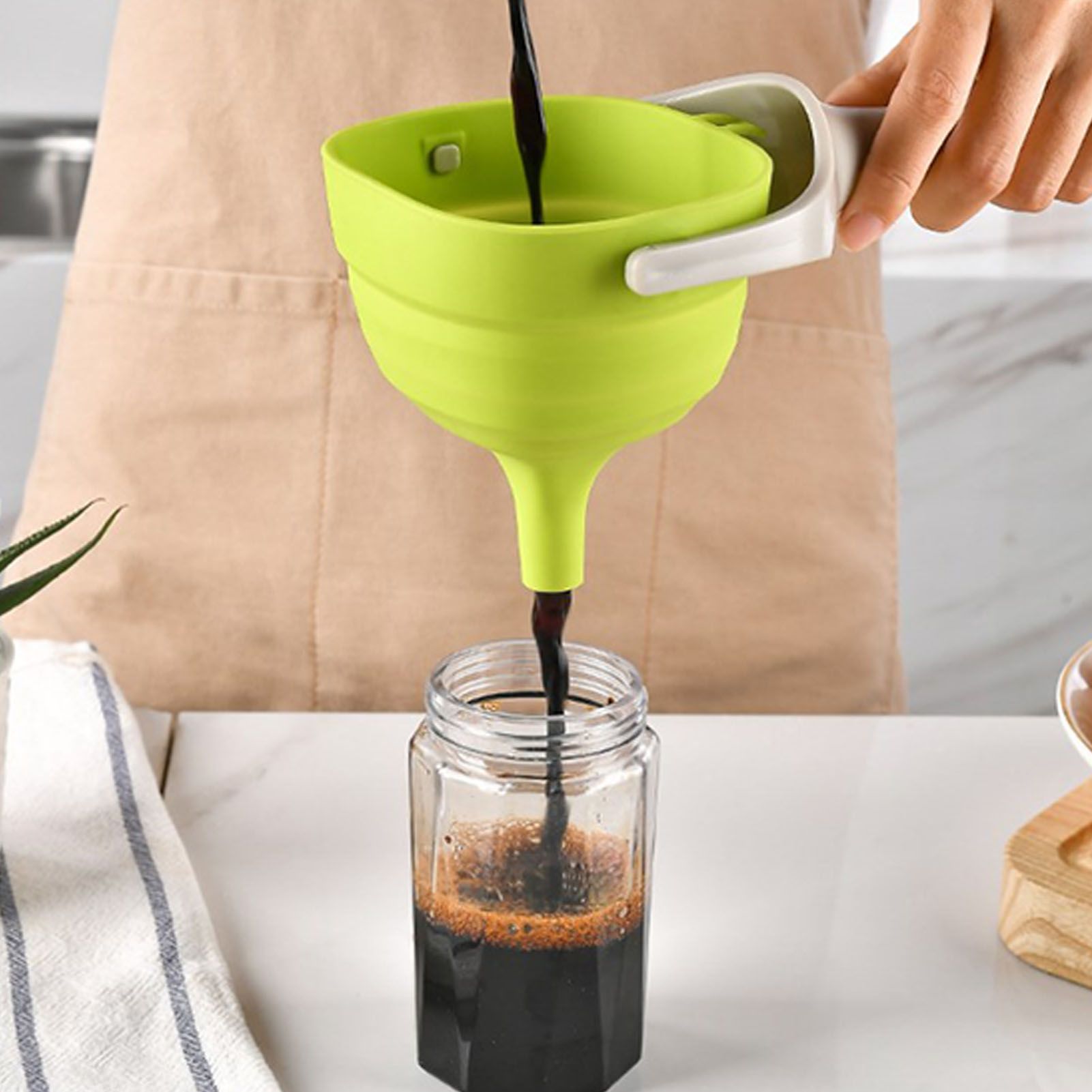Kitchen Funnel Foldable Silicone Funnel Dispenser 4.1in Wide Mouth Handheld Funnel for Oil Wine - Image 6