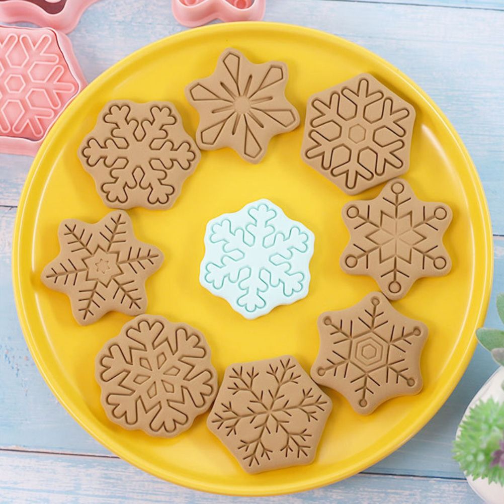 8Pcs/10Pcs 3D Biscuit Cutters Christmas Biscuit Mould Baking Mould Hand Press Biscuit Stamp - Image 6