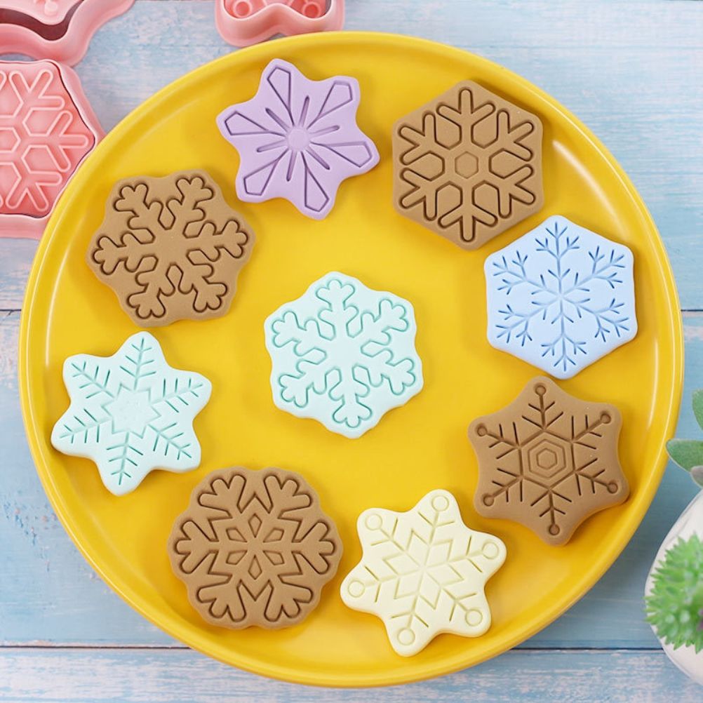 8Pcs/10Pcs 3D Biscuit Cutters Christmas Biscuit Mould Baking Mould Hand Press Biscuit Stamp - Image 7