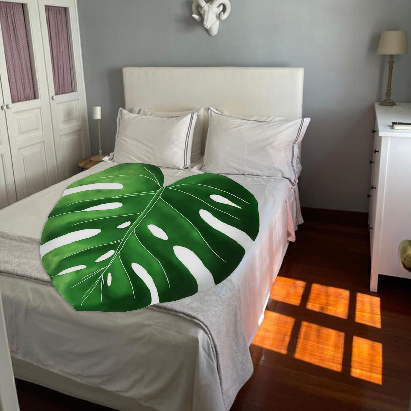 Leaf Flannel Blanket Multi Functional Leaf Shape Blanket for Picnic Office - Image 5
