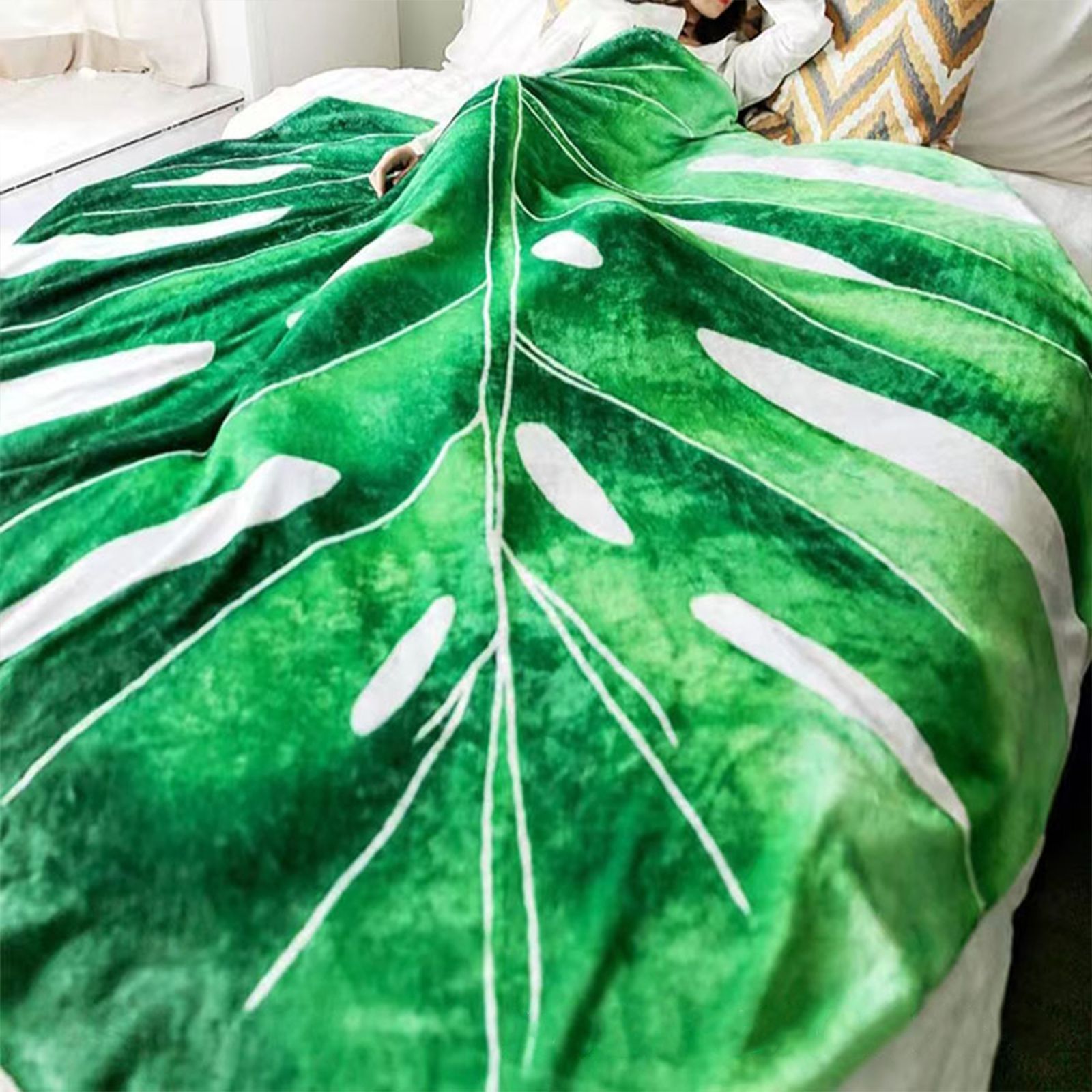 Leaf Flannel Blanket Multi Functional Leaf Shape Blanket for Picnic Office - Image 8