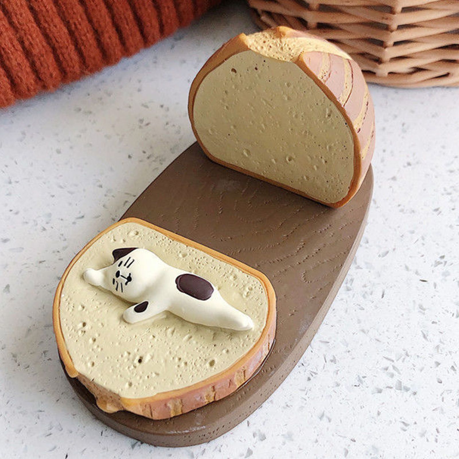 Toast Tablet Stand Holder Resin Cute Fun Desktop Cell Phone Stand Holder for Watching Dramas Round Toast Cat Holder - Image 2