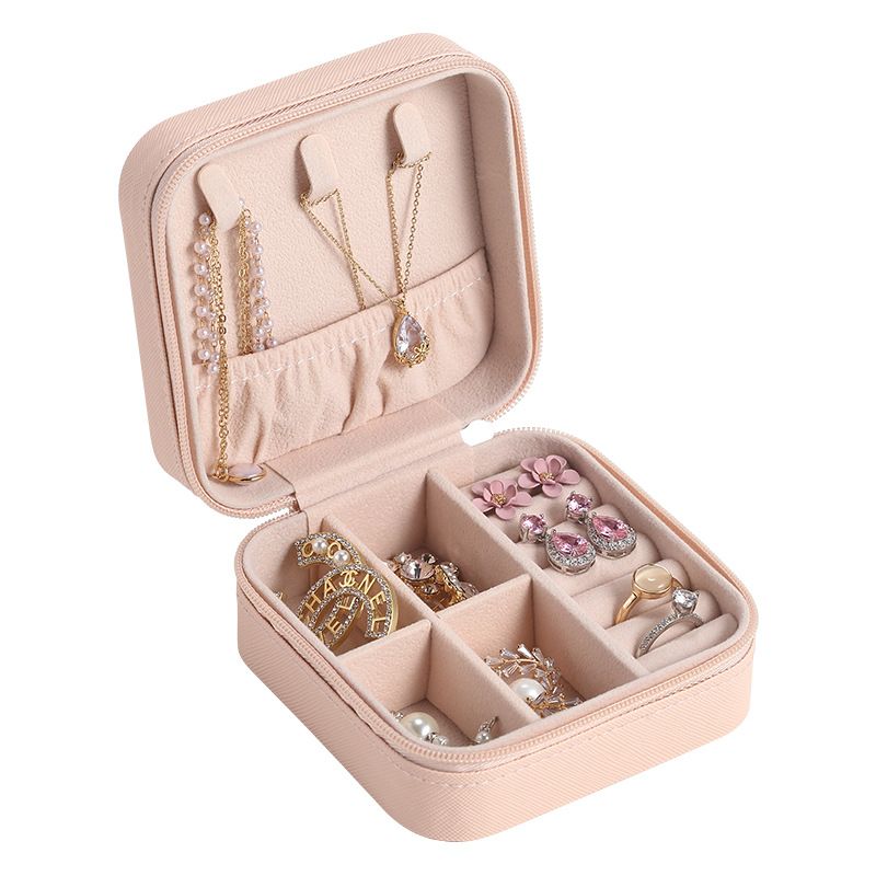 Travel Jewelry Case Exquisite Large Capacity Scratch Resistant Portable Jewelry Organizer Box for Outdoor Travel Red 10x10x5cm/3.9x3.9x2.0in - Image 1