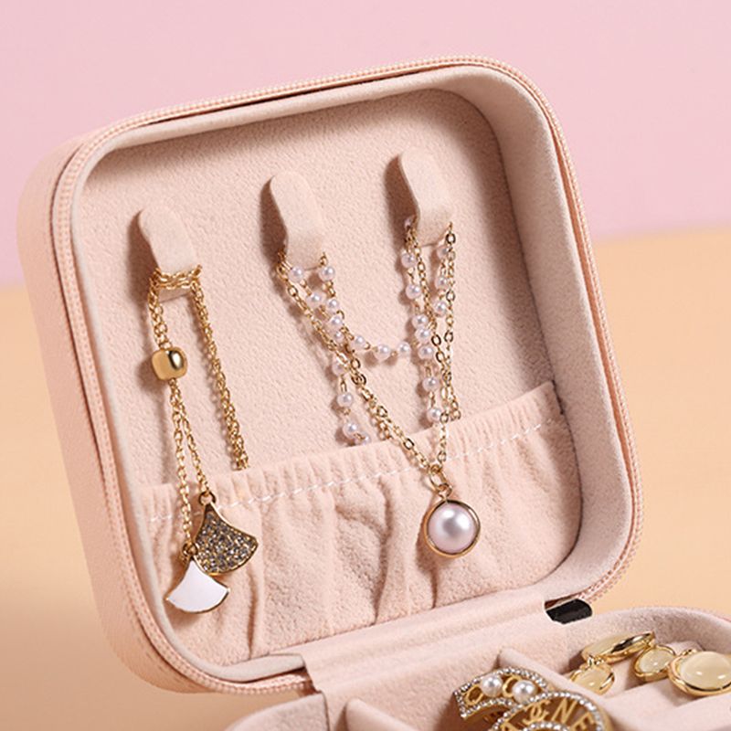Travel Jewelry Case Exquisite Large Capacity Scratch Resistant Portable Jewelry Organizer Box for Outdoor Travel Red 10x10x5cm/3.9x3.9x2.0in - Image 4
