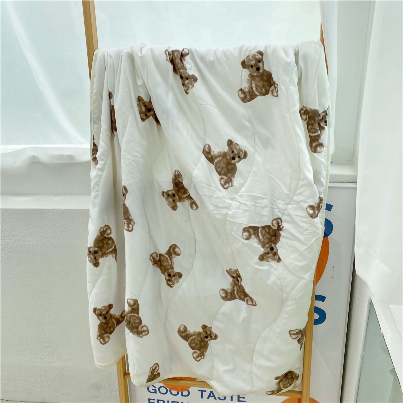 Air Conditioning Blanket Quilt Lightweight Bear Pattern Summer Blanket for Noon Break 150x200 - Image 4