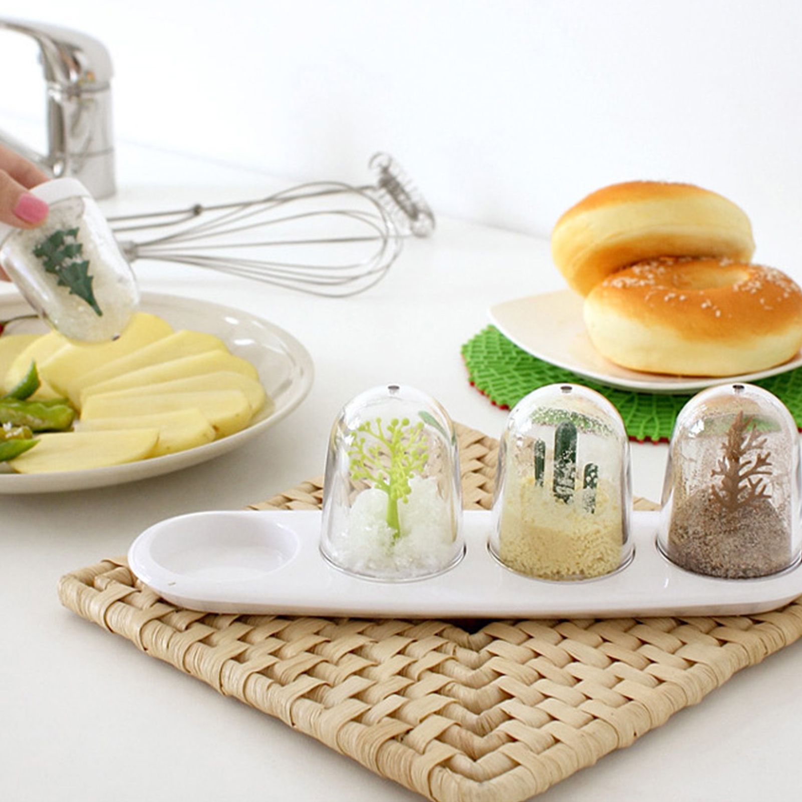 4pcs Seasoning Storage Container Innovative Cute Design Seasoning Shaker Kitchen Spice Jar Set for Home Plant - Image 7
