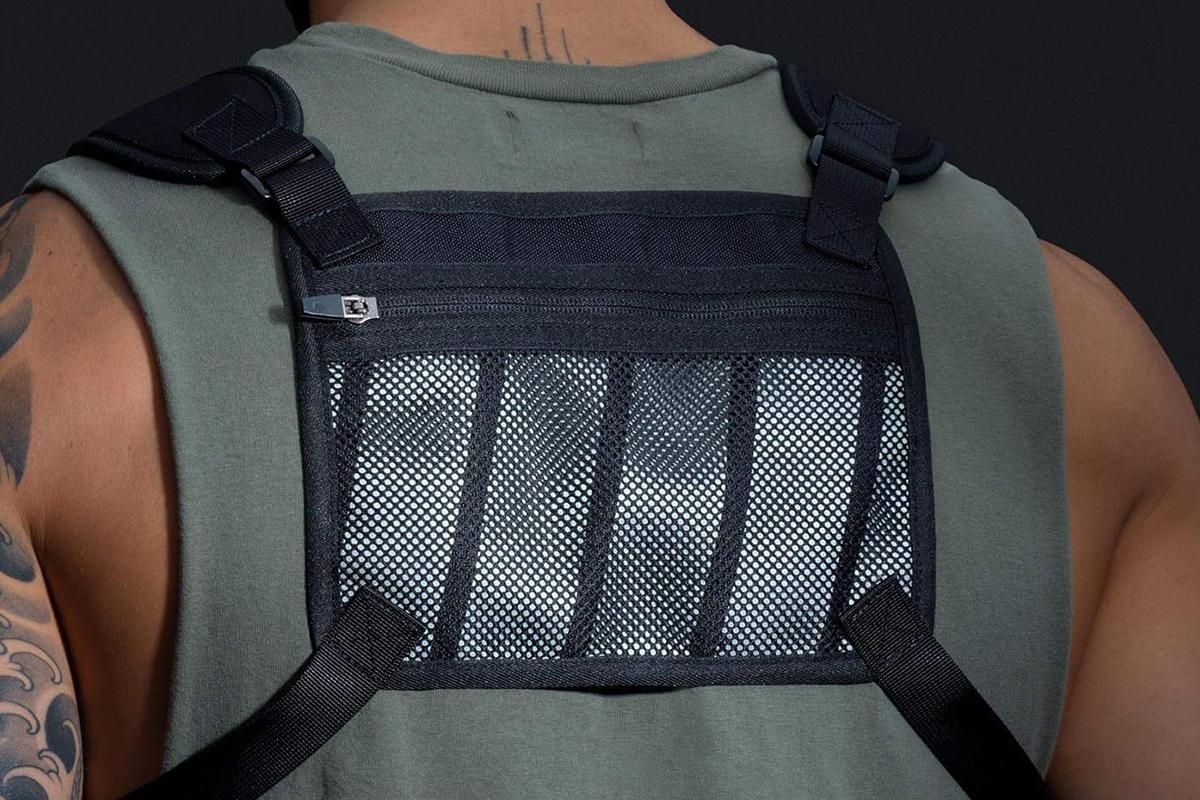 Water Resistant Running Vest Chest Pack Phone Holder for Running Lightweight Training Pack with Reflective Detail - Black - Image 3