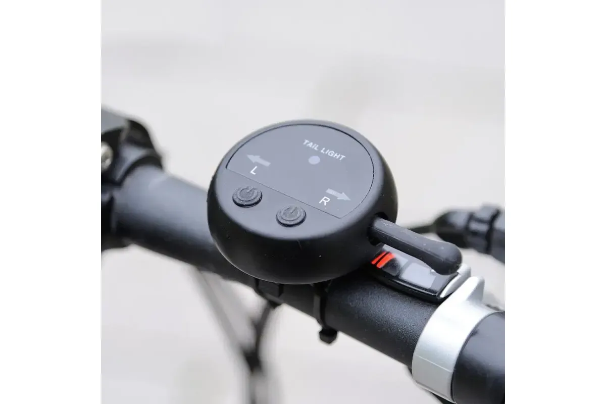 USB Rechargeable Bike Tail Light Smart Bicycle Turn Signal Lights - Image 7