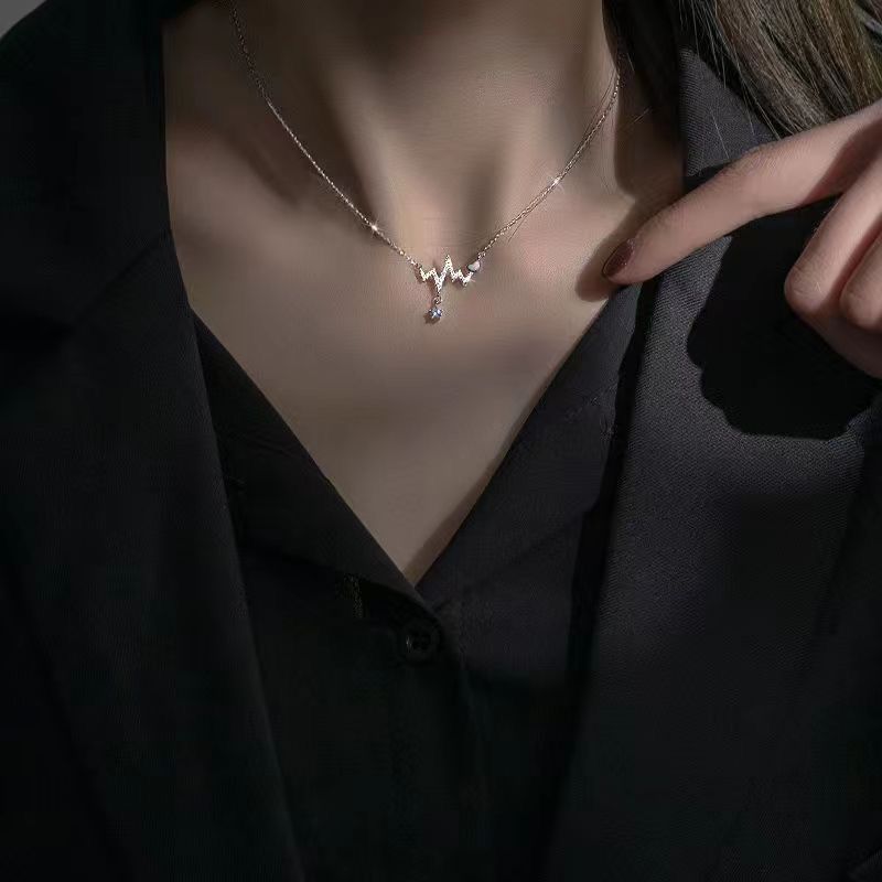 Necklace Women Alloy Bow Water Wave Chain Double W necklace - Image 3