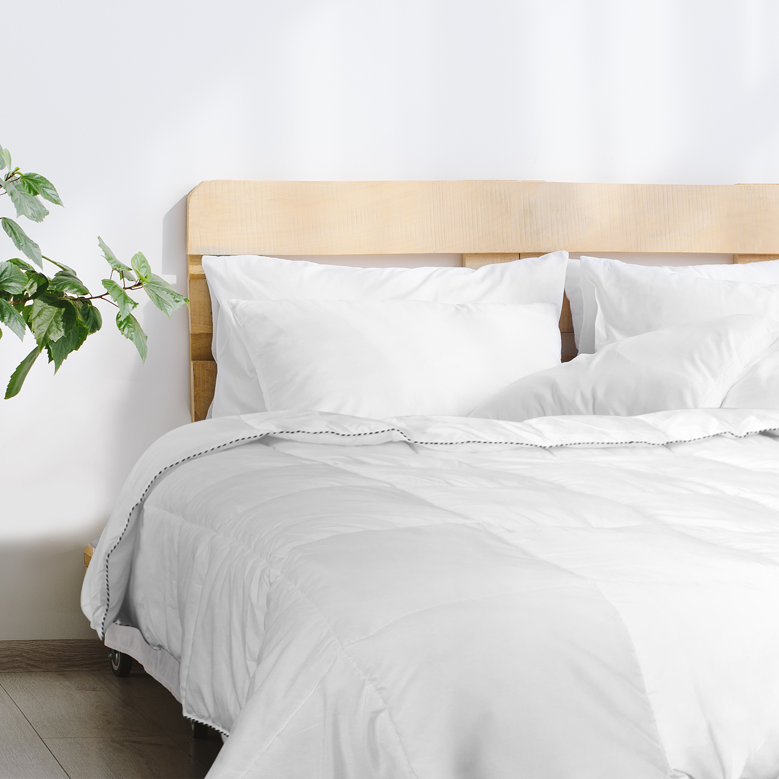 250GSM Bamboo Blend Quilt With 1100GSM Hotel Pillow Bedding Set - Double - Image 3